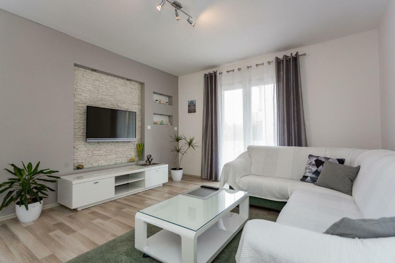 Apartment Petar - 50M From Sea Zára Kültér fotó